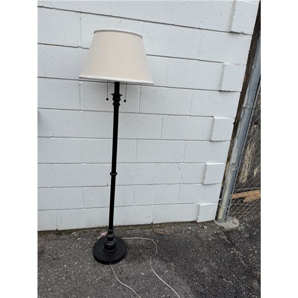 Floor lamp