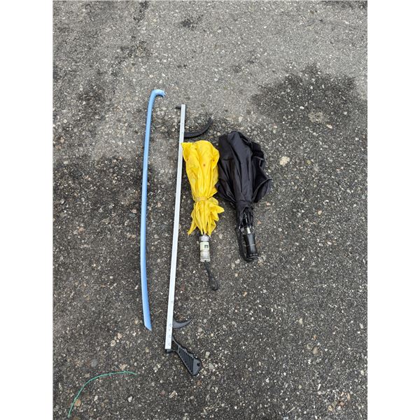 Umbrellas, shoehorn, and picker