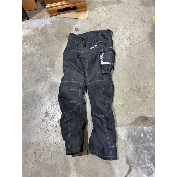 Defy Pants size 32/34