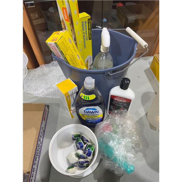 Kitchen wraps and cleaners