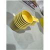Image 2 : Vintage Tupperware measuring cups