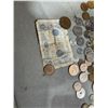 Image 4 : Assorted foreign money