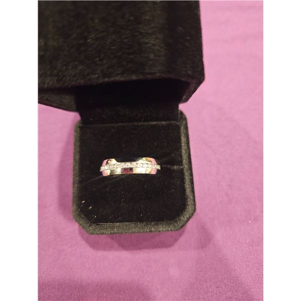 Simulated diamond man's ring