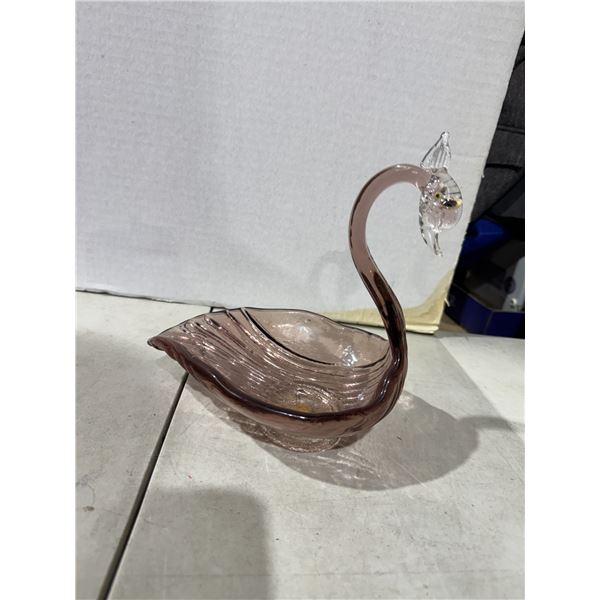 Marano Swan, 8 inches tall