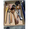 Image 1 : Kitchen utensils