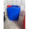Image 1 : Water container