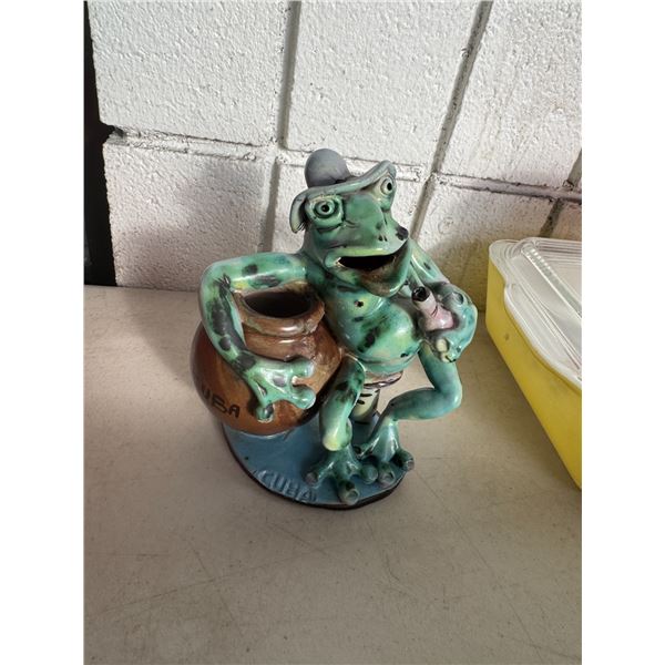 Pottery frog