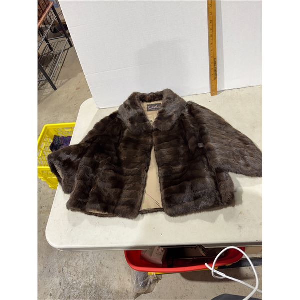 Vintage fur jacket waist, high elbow length sleeve, dark brown, very small SCUBEY furs