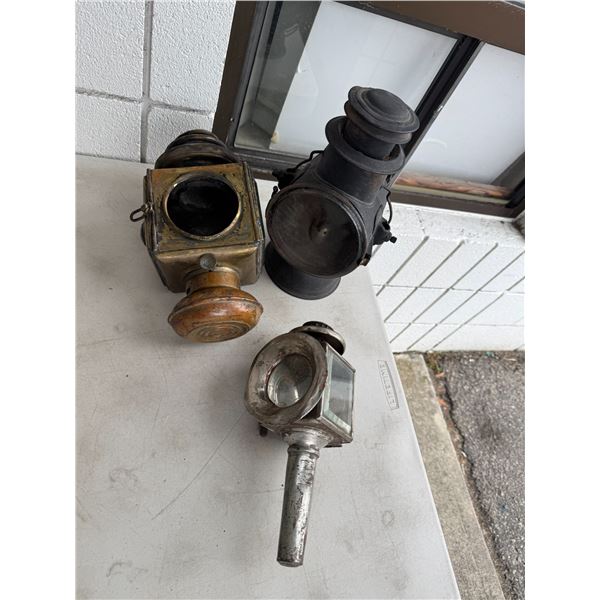 Lot of three vintage carriage lamps