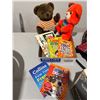 Image 1 : Books and teddy bears