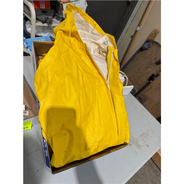 Raincoat size large