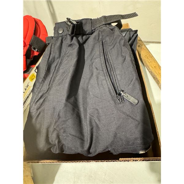 Snow pants size small