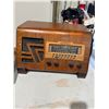 Image 1 : PHILCO antique radio
