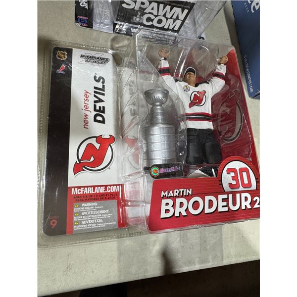New Jersey Devils Martinborough figurine