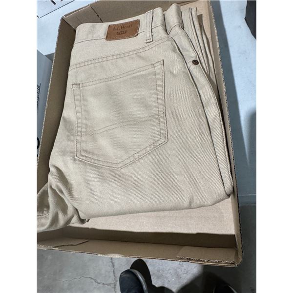 New L. L. Bin jeans men's 32 x 30.