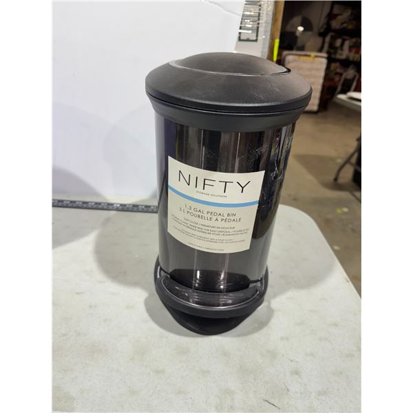 1.3 gallon pedal bin