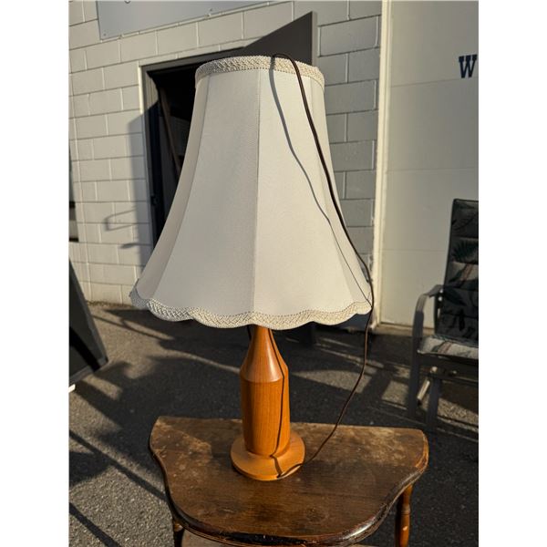 Table lamp