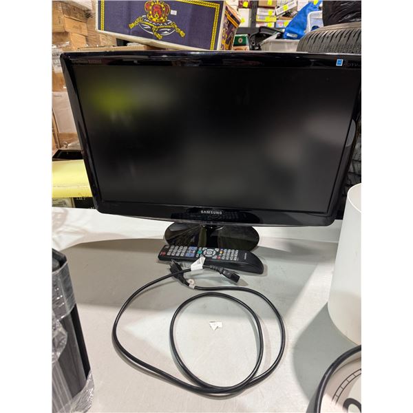 Samsung 24 inch TV with remote