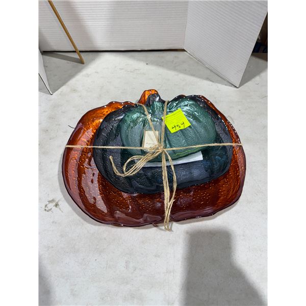 New decor, trays pumpkin