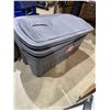 Image 1 : 2 Rubbermaid totes one lid cracked