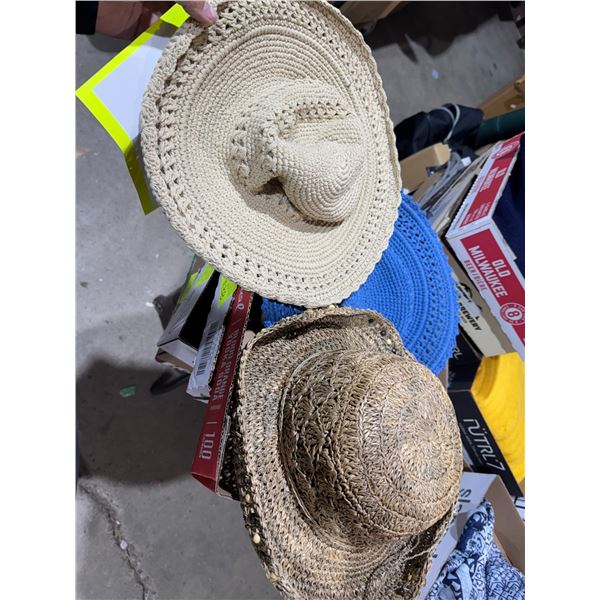 Bali kiss and SCALA Hat