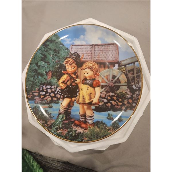 Hummel collector plate "Hello down there"