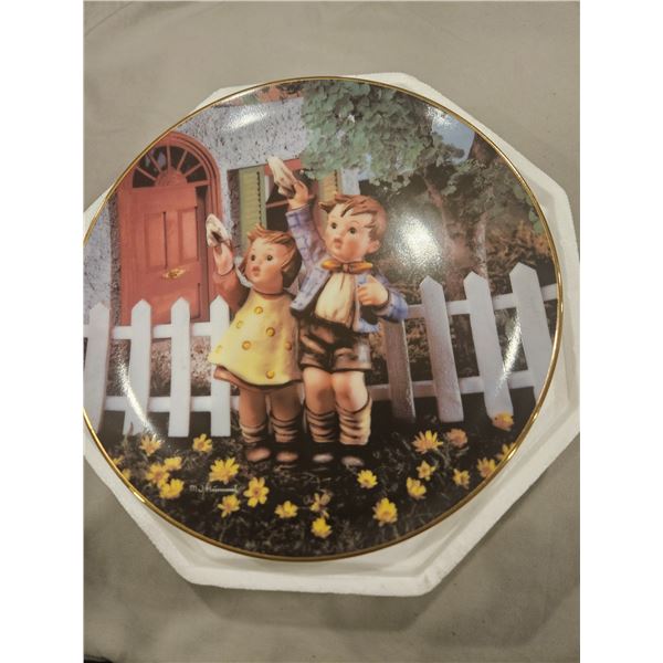 Hummel collector plate "come back soon"