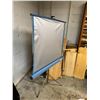 Image 1 : Projector screen