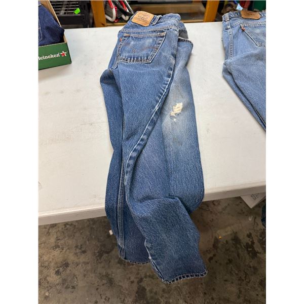 Levi's jeans 33 x 30?