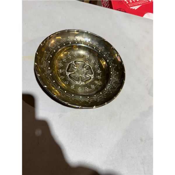 Wall charger or dish