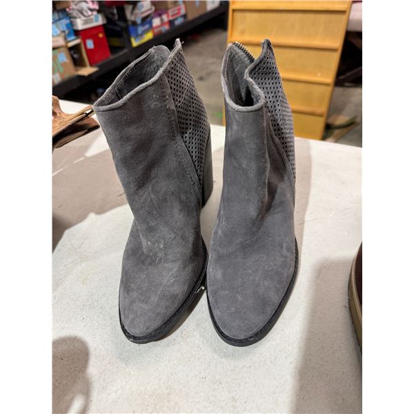 Steve Madden boots size 8.5