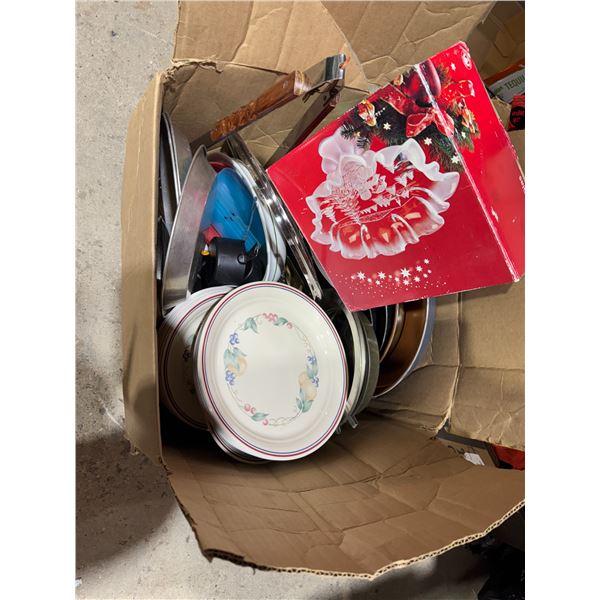 Miscellaneous kitchen related items