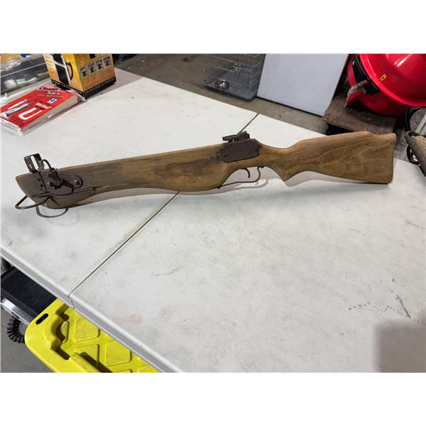 Decor carved gun item