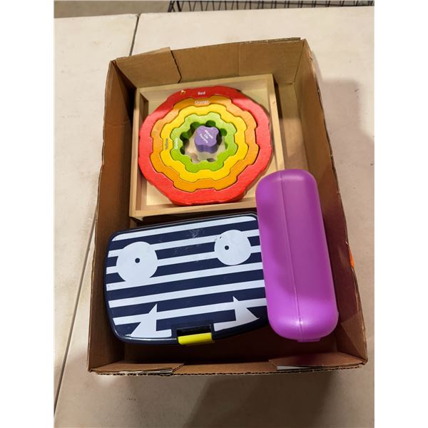 Color game and lunchboxes