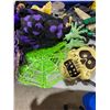 Image 2 : Halloween items