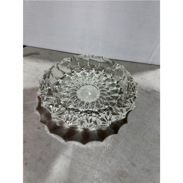 Crystal glass cigar ashtray