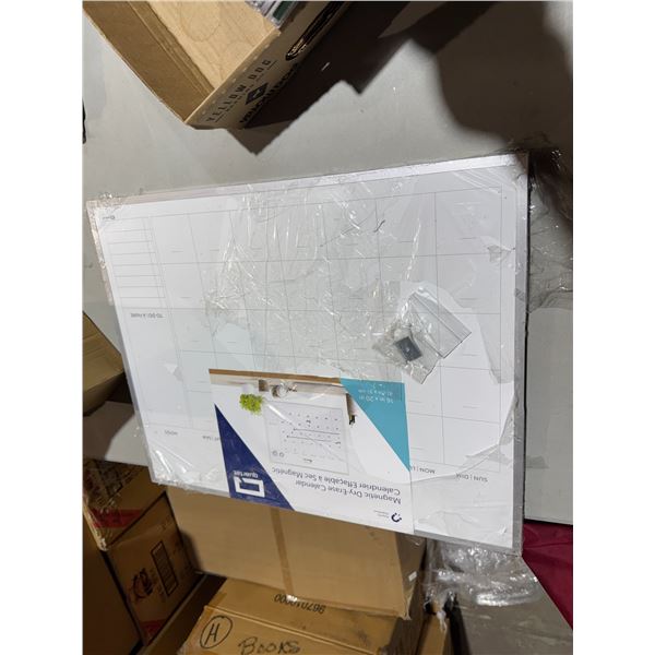 Magnetic dryer erase calendar