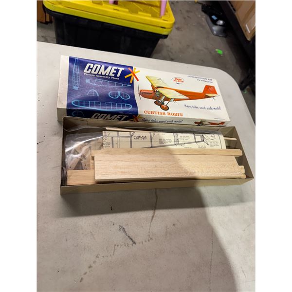 Comet CURTISS Robin flying balsa wood scale model