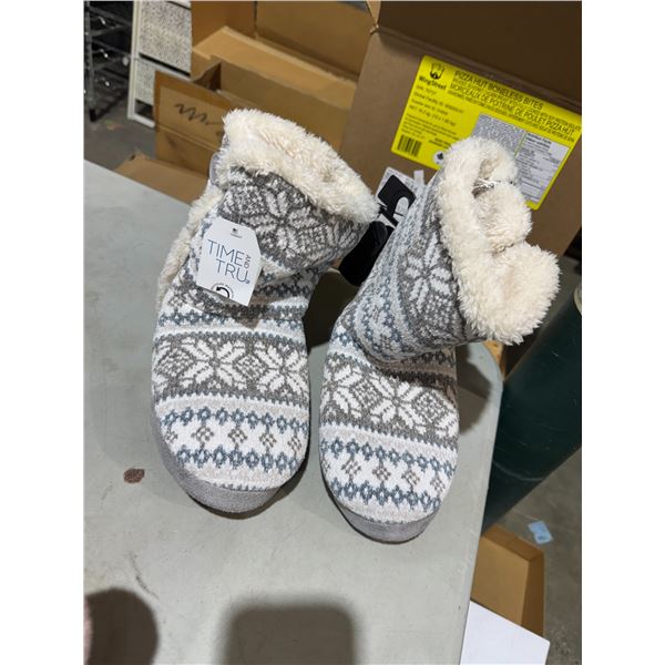 New Time & tru slipper size 5–6