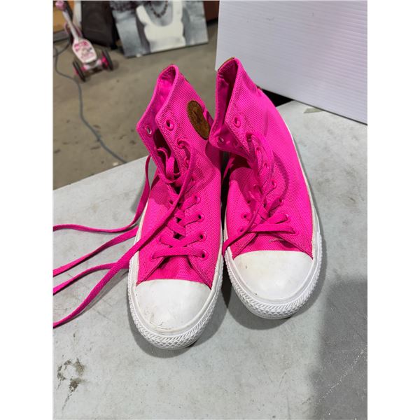 Converse shoes, size 7