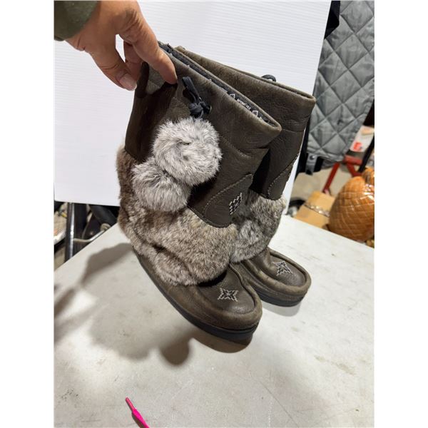 MANTOBAH mukluks ladies six waterproof