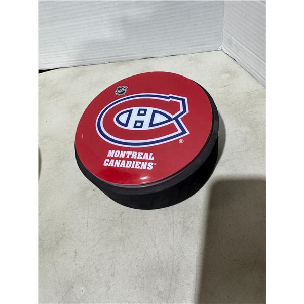 Light up air Puck, Montréal Canadiens batteries included moves around the surface you put it on