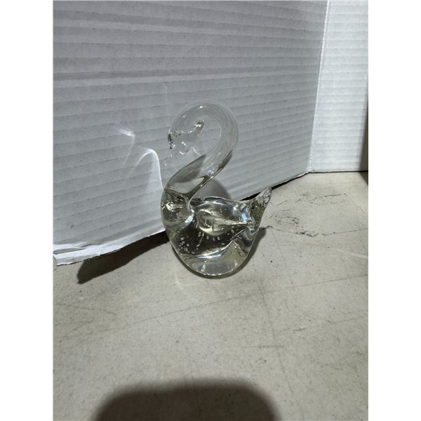 Vintage CONTROLLED bubble glass swan 4.5 inches