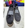 Image 1 : UGG shoes, size 8.5