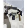 Image 1 : Paintball guns open