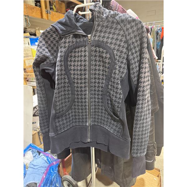 Lulu jacket size not showing