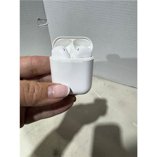 Apple AirPods C/W case