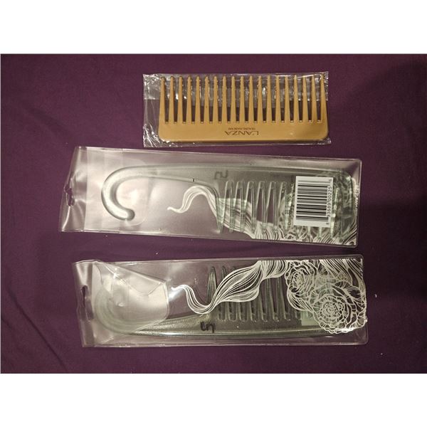 Assorted combs
