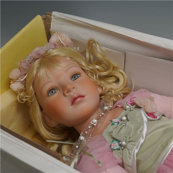 Three Hearts Palmary Collection Doll, Whitney