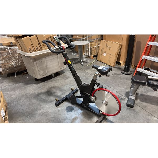 KEISER 3-WAY ADJUSTABLE SPIN BIKE WITH DIGITAL DISPLAY
